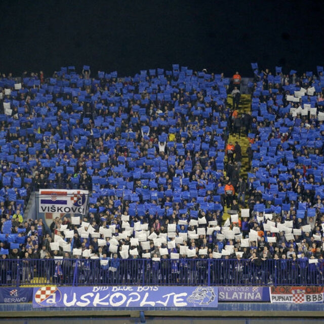 Dinamo Zagreb'e seyircisiz oynama cezası