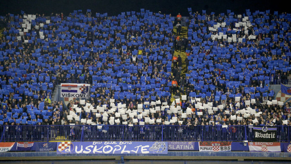 Dinamo Zagreb'e seyircisiz oynama cezası