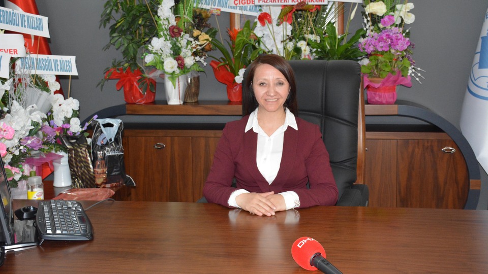 Sekreter olarak girdiği belediyeye başkan oldu