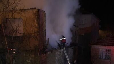 Yaşlı çift alevlerin arasında kaldı!