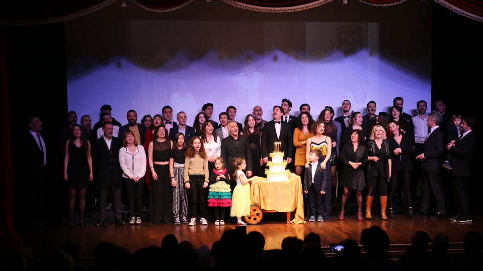 77. yaşı Savaş Dinçel Tiyatro Ödülleri'yle kutlandı