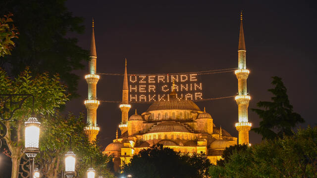 Akşam ezanı saat kaçta okunuyor?