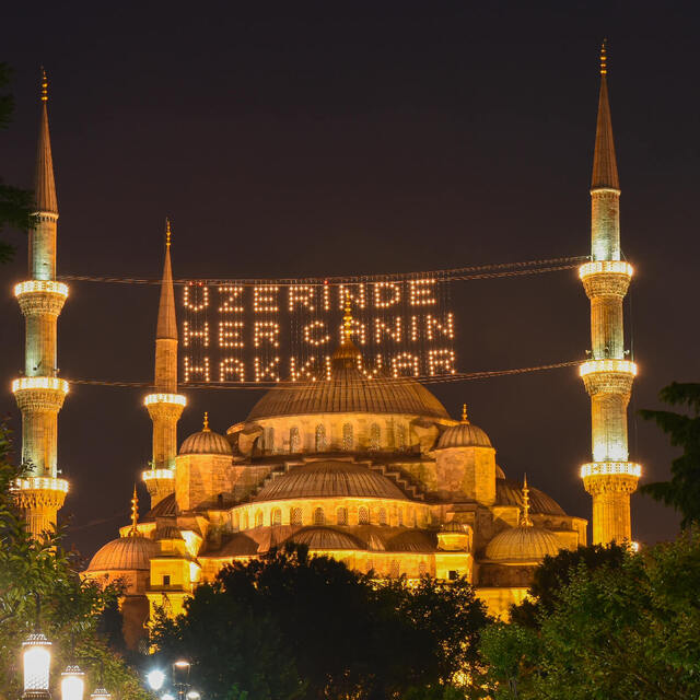 Akşam ezanı saat kaçta okunuyor?