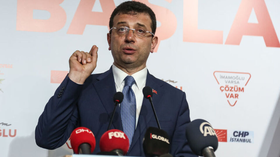 İmamoğlu'ndan Anıtkabir'e ziyaret