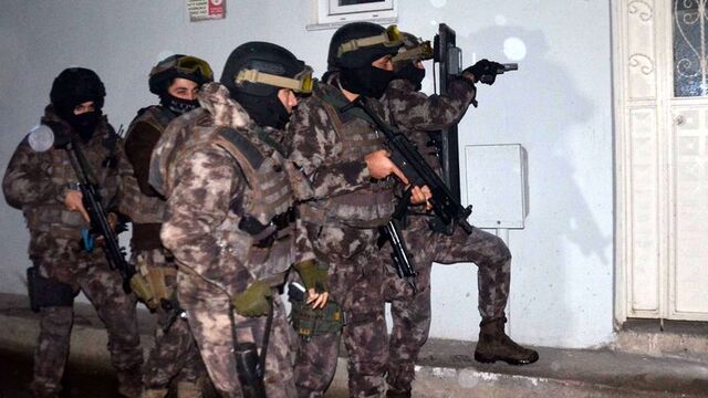 24 kişiye FETÖ/PDY gözaltısı