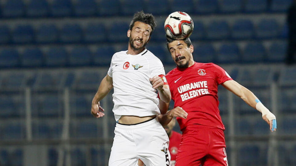 Akhisar turu yarıladı