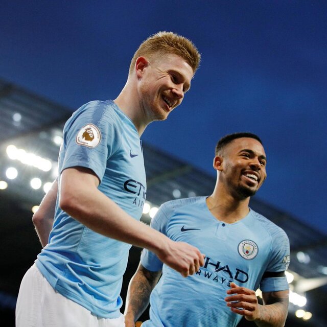 M.City ilk yarıda işi bitirdi
