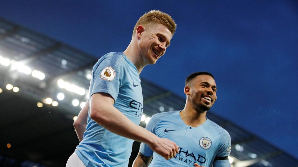 M.City ilk yarıda işi bitirdi