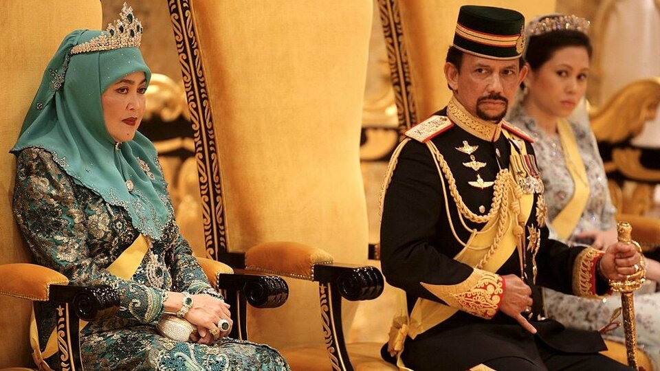 Brunei Sultanı Hassanal Bolkiah kimdir?: Recm cezası kararıyla tepki çeken dünyanın en zengin insanları listesindeki monark
