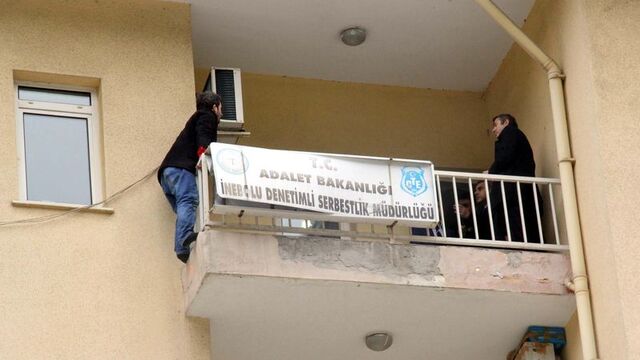 Bunalıma giren hükümlü intihara kalkıştı