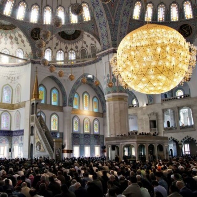 Ankara Cuma namazı saat kaçta?