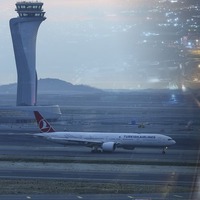 Yolcusuz uçaklar teker teker iniyor!