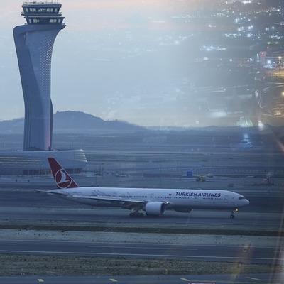 Yolcusuz uçaklar teker teker iniyor!