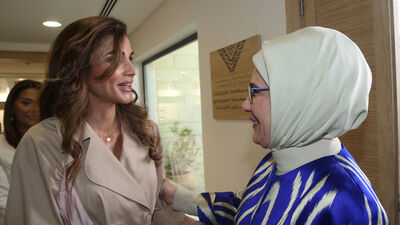 Emine Erdoğan kraliçe ile