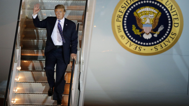 Trump, Meksika sınırında!
