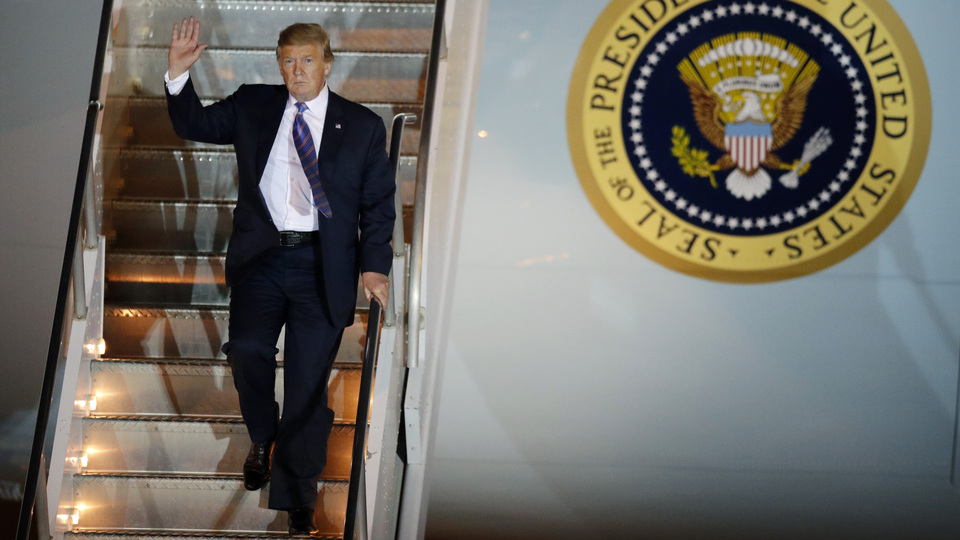 Trump, Meksika sınırında!