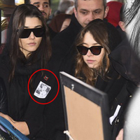 'Kelebeğini' vücuduna kazıdı