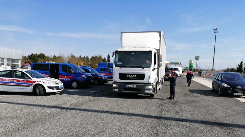 Emniyetten göçmen ve bahsi operasyonu