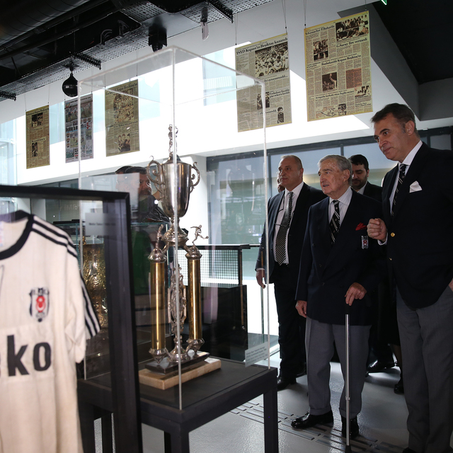 Beşiktaş'tan "Bekolu yıllar" sergisi
