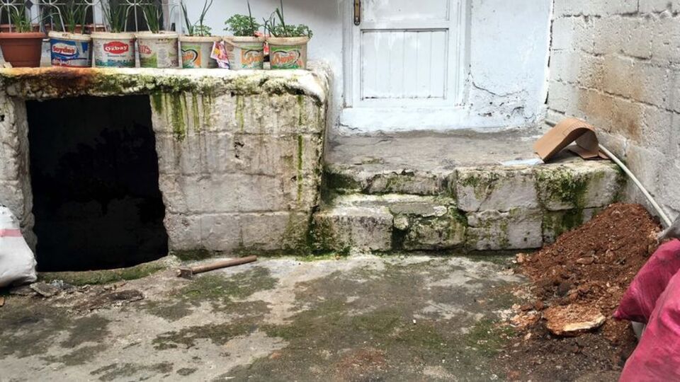 Bebeğini öldürüp odunluğa gömdü!