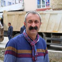 Belediyenin duvarını yıktırdı!