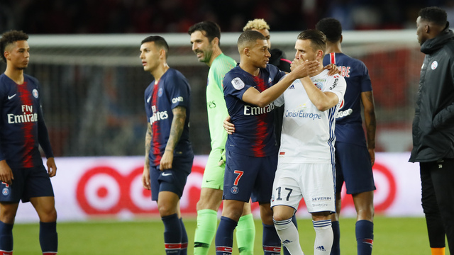 PSG şampiyonluğu erteledi!