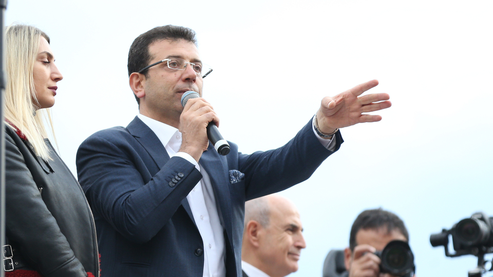 "Emniyetimizi, polisimizi yormayın"