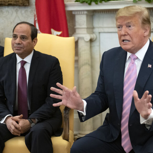 Trump'tan Sisi'ye övgü