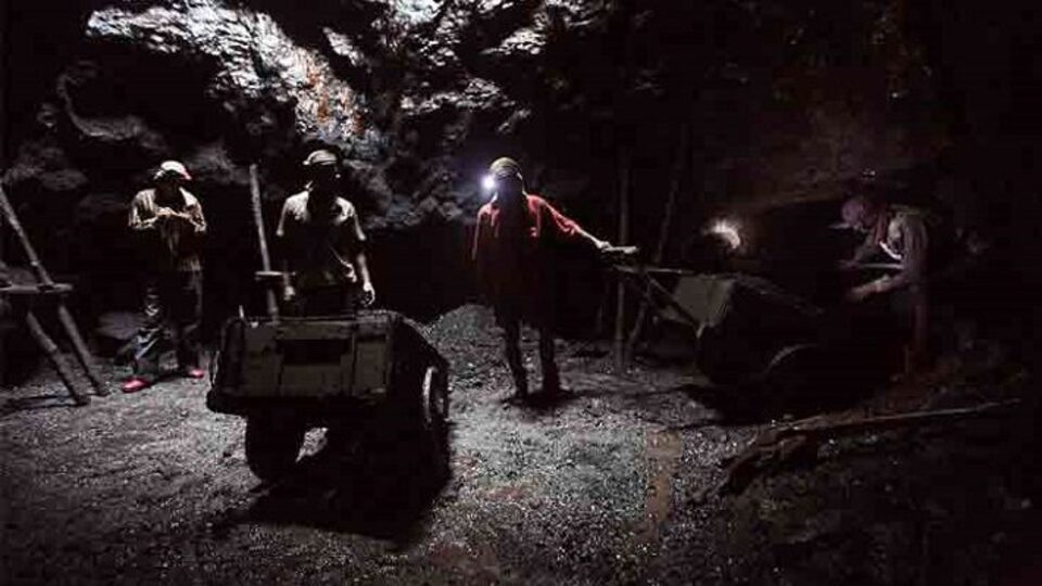 Yer altı maden işçileri nasıl emekli olur?