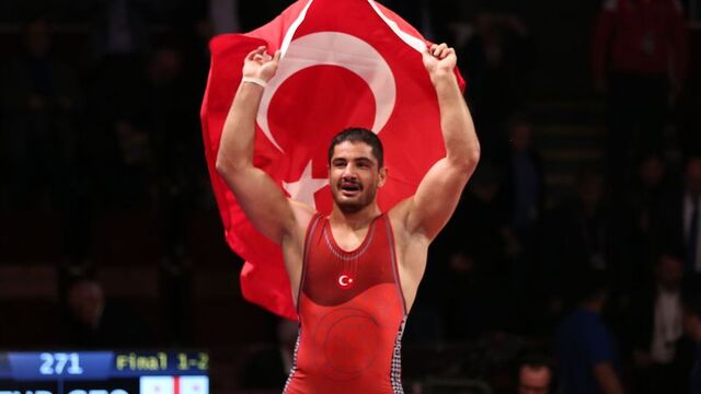 Taha Akgül kimdir?