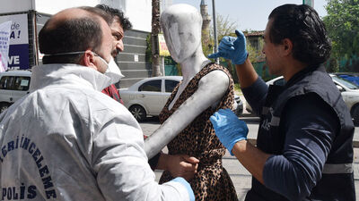 Cansız mankeni taciz ettiler!