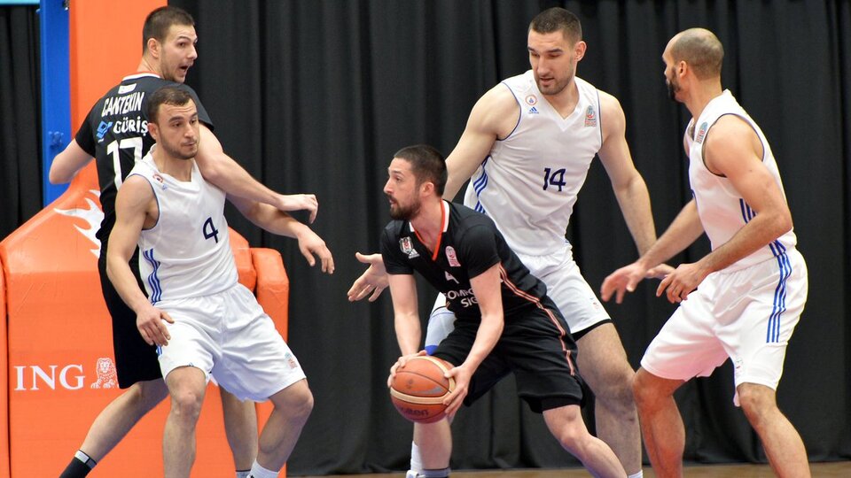 Kartal deplasmanda uçtu
