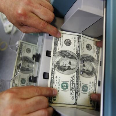 Vatandaş 6 ay aradan sonra ilk kez dolar sattı