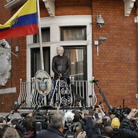 Wikileaks'in kurucusu tutuklandı