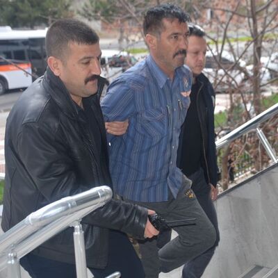 Karısını öldürdü, suçu oğluna attı!