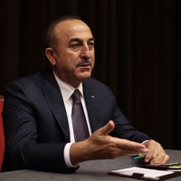 Çavuşoğlu sert çıktı, salonu terk ettiler