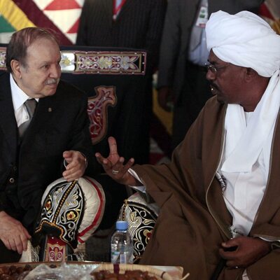 Arap Baharı devam mı ediyor: 8 günde 2 lider devrildi