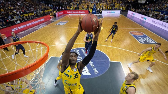 ALBA Berlin seriyi 1-1'e getirdi