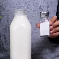 Sütün içine tuz koyup bekleyin!