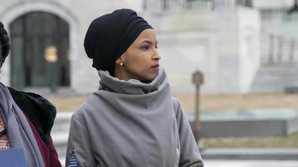 Trump, Müslüman vekili hedef gösterdi