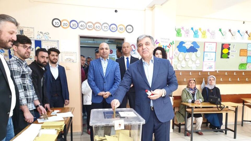 Gül: Türkiye'ye zarar verir