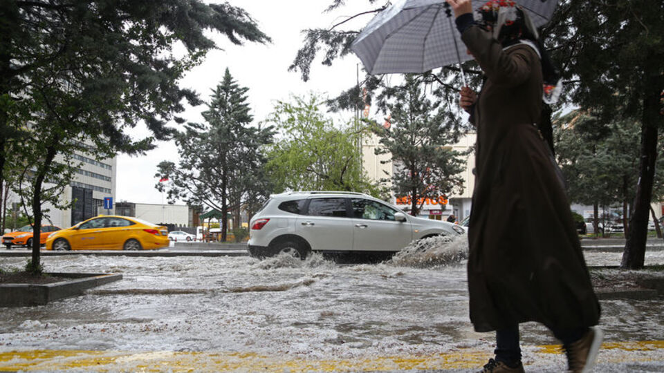 Gök gürültülü geliyor!