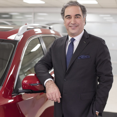 Nissan 8 ülkeyi Özkök'e emanet etti