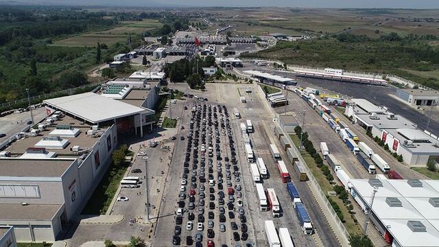 Yabancı plakalı araçla gümrükten geçecekler dikkat!