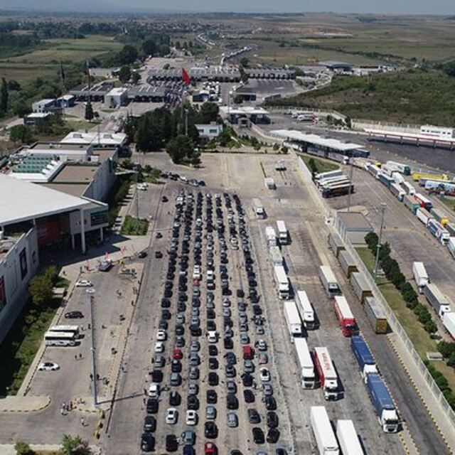 Yabancı plakalı araçla gümrükten geçecekler dikkat!