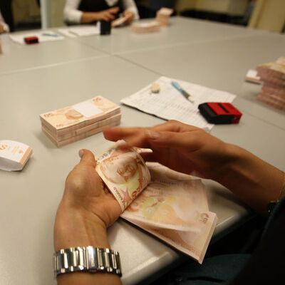 İşveren, işçinin yazılı rızasını almadan ücretini düşüremez