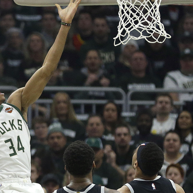 Bucks, Pistons'ı rahat geçti