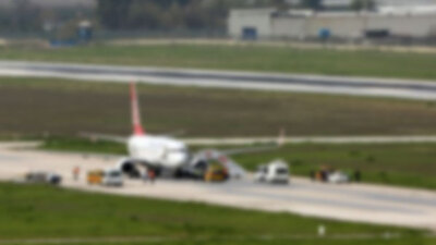 Uçakta panik: "Durdurun uçağı ineceğim"