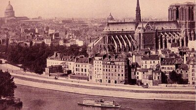 Notre-Dame yangını: Tarihi fotoğraflarla ve olaylarla Fransa Cumhurbaşkanı Macron'un 'Yeniden inşa edeceğiz' dediği katedral