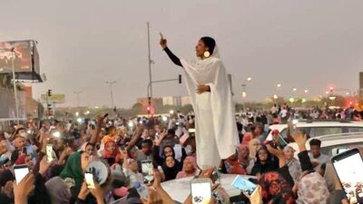Sudan'daki gösterilere damga vuran Alaa Salah Habertürk'e konuştu